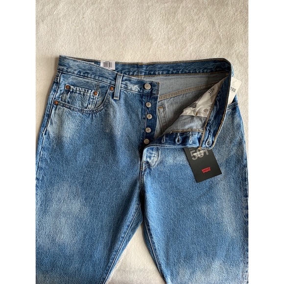 Levi’s 501 Cropped Jeans - Picture 8 of 16